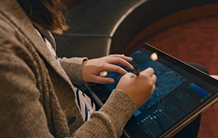 The Changemakers | Art Director Nidia Dias