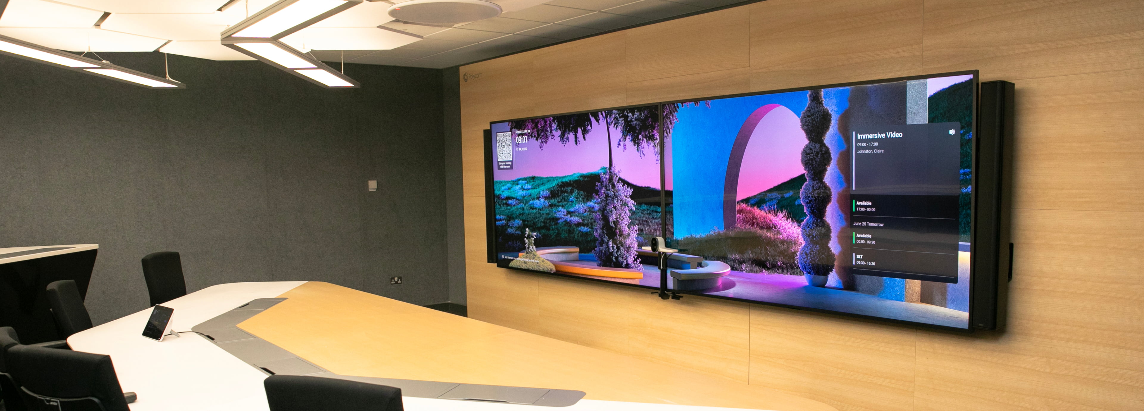 HP large screen display in a conference room